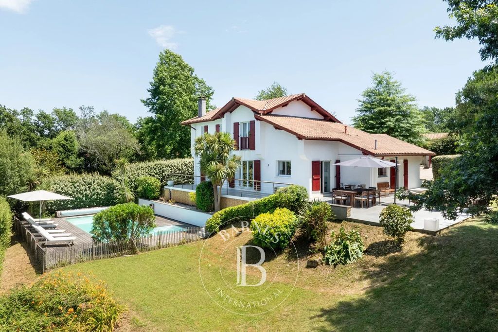 Property photo 2 of 19