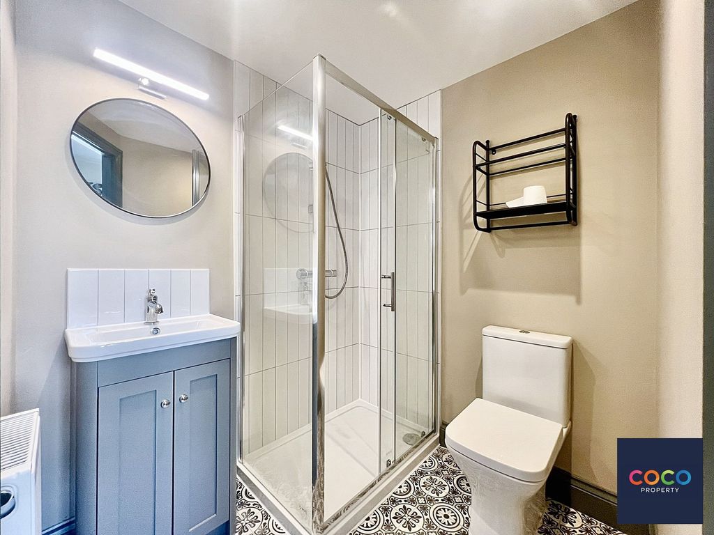 Property photo 3 of 7 Ensuite