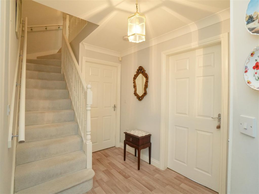 Property photo 2 of 20 Entrance Hall