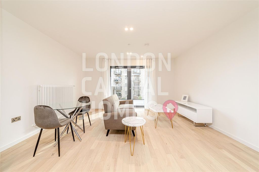 Property photo 3 of 16 2Sep0805.Jpg