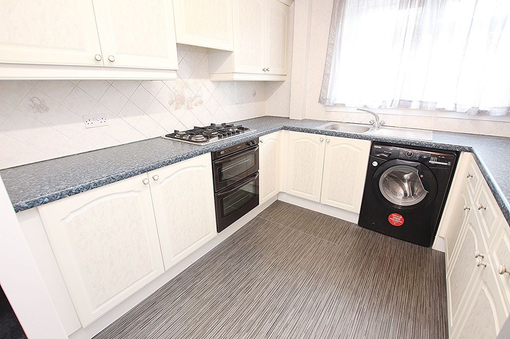 Property photo 3 of 15 Kitchen