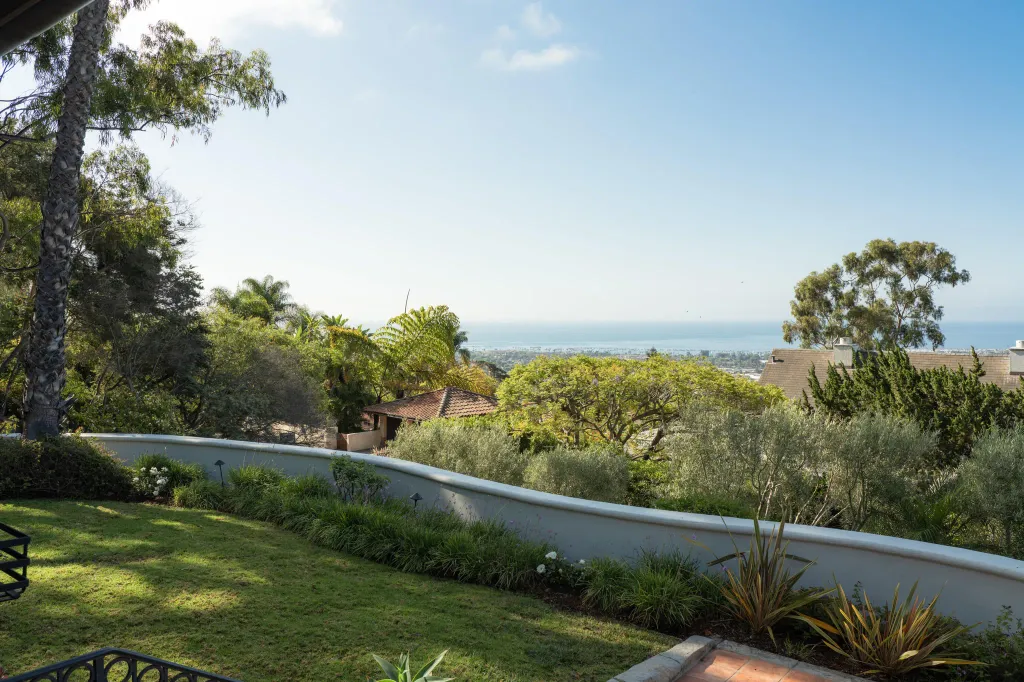 Property photo 3 of 10 <Alttext/>