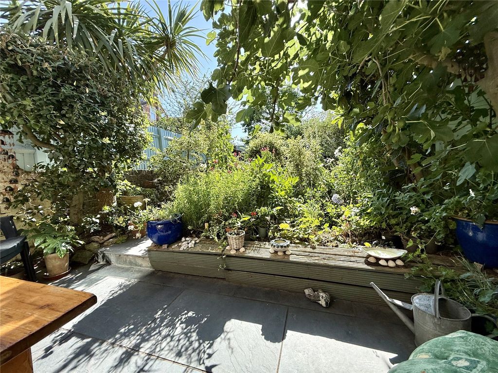 Property photo 3 of 16 Picture No. 13