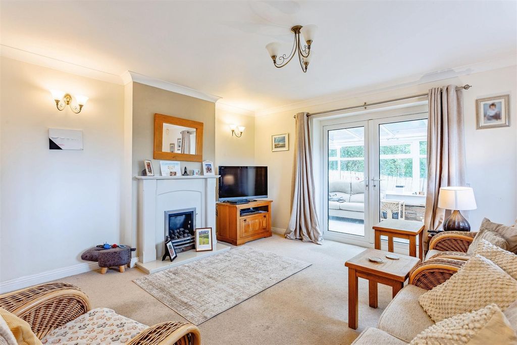 Property photo 3 of 16 Living Room (2).Jpg