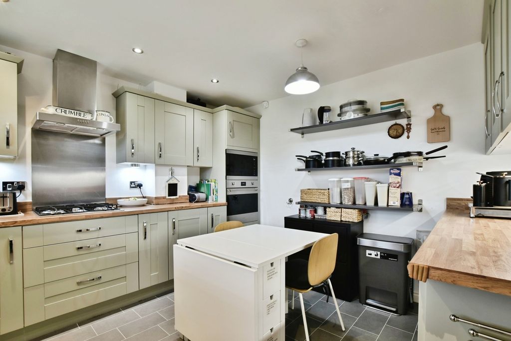 Property photo 2 of 17 Pbox-Img.Jpg