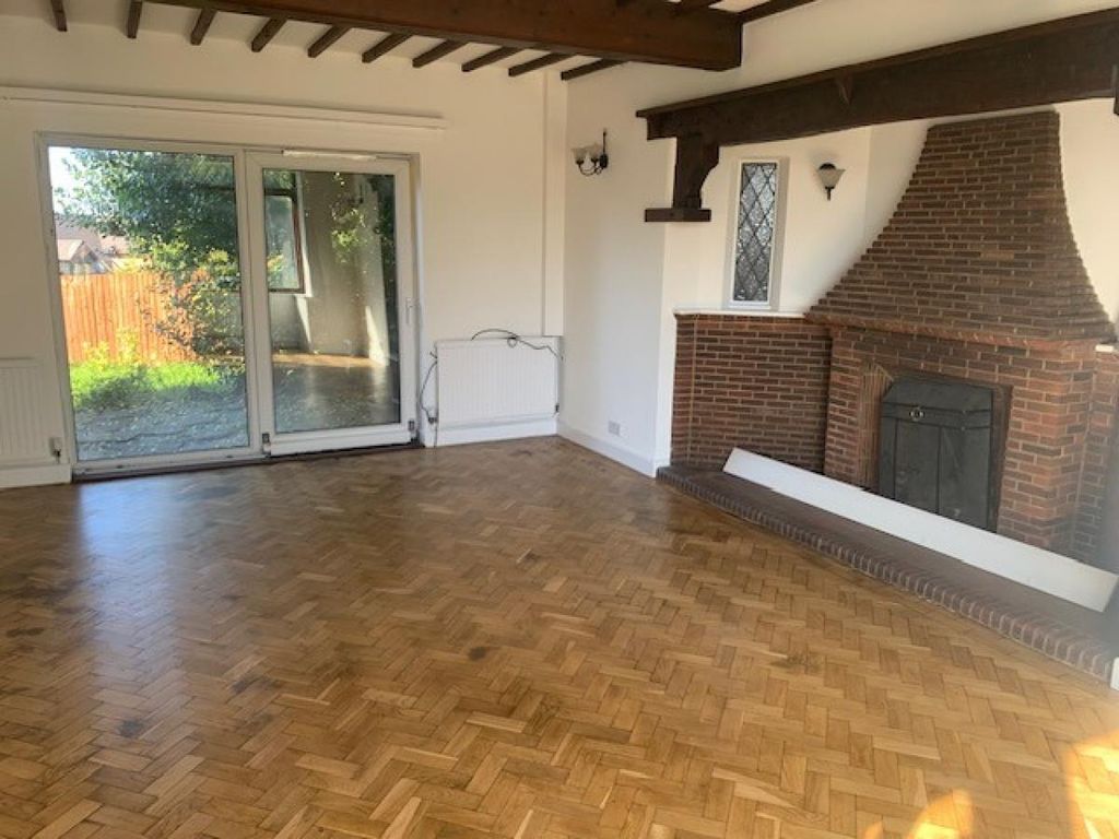 Property photo 2 of 23