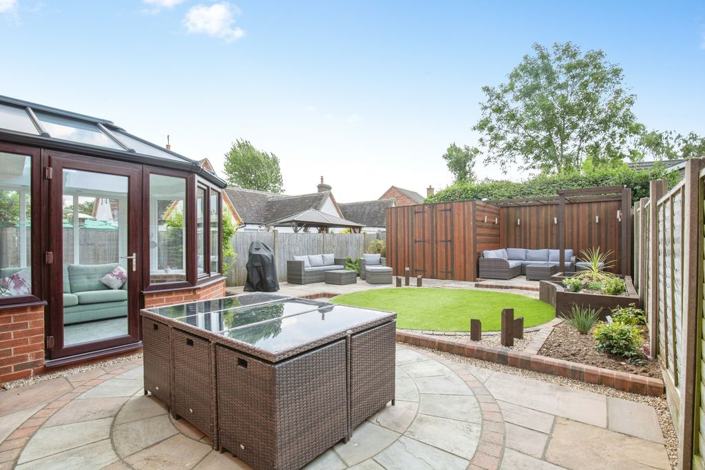 Property photo 2 of 38 3Db6F3B0-Mw26-811