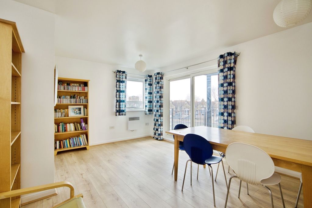 Property photo 2 of 11 Pbox-Img.Jpg