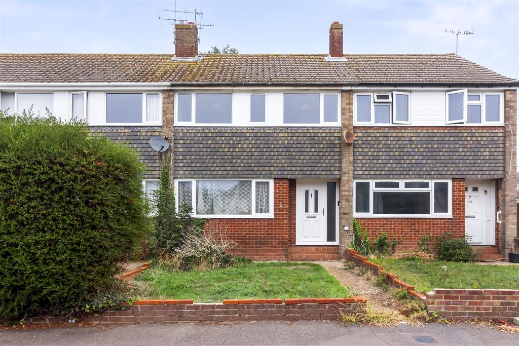 Property photo 1 of 11 36 Mendip Road-001.Jpg