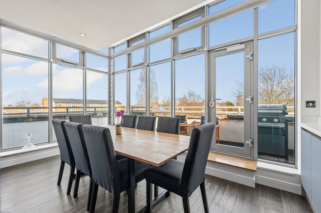 Property photo 2 of 18 Picture No. 06