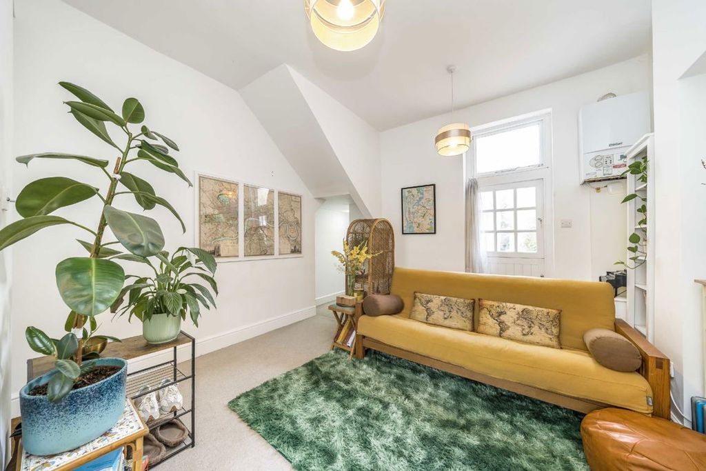 Property photo 2 of 5