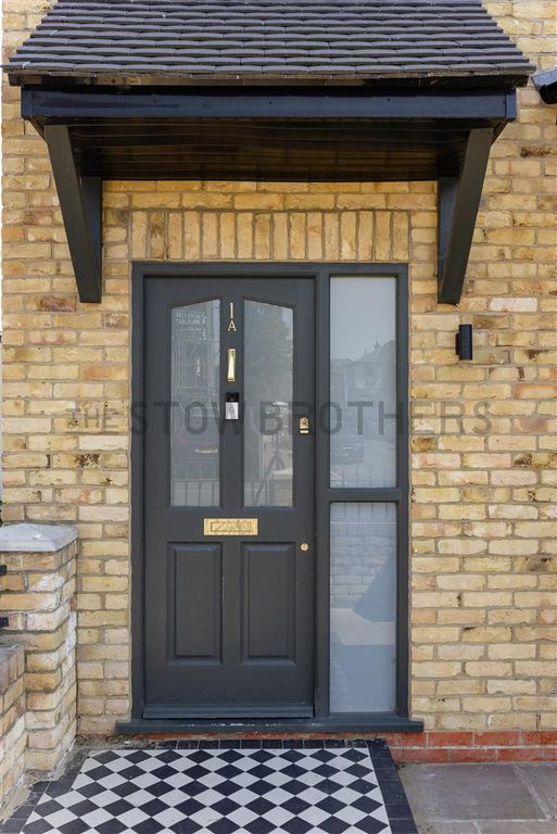 Property photo 2 of 34