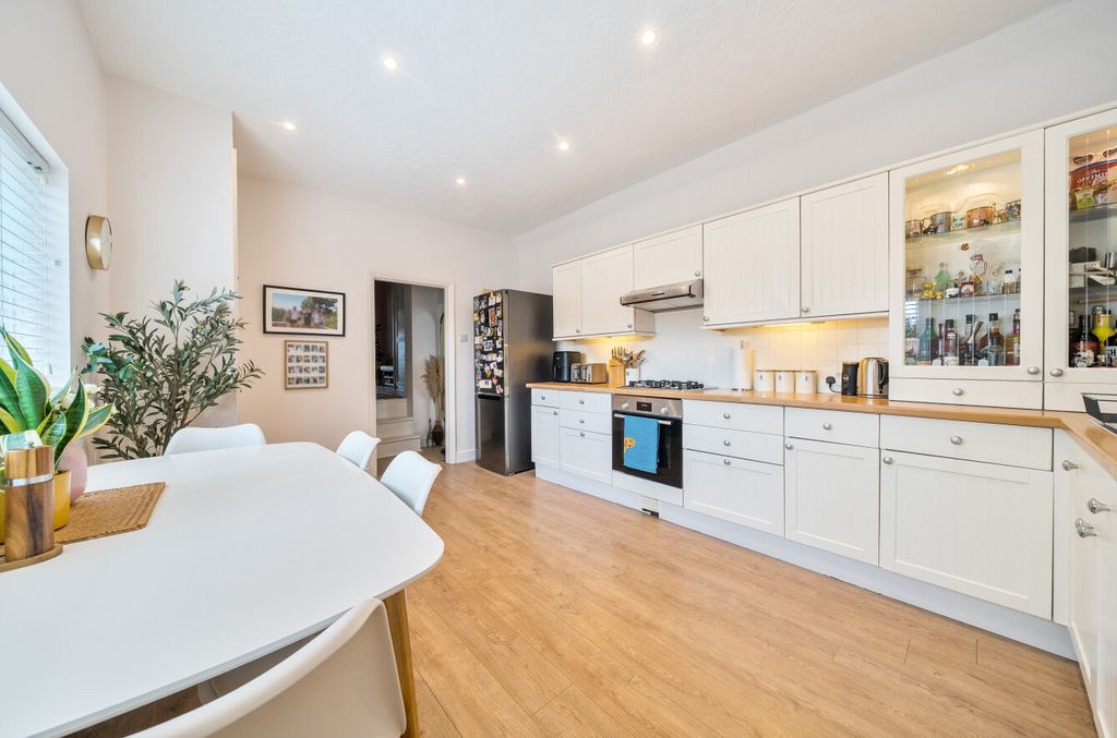 Property photo 3 of 13 1365405-11-68F61A...