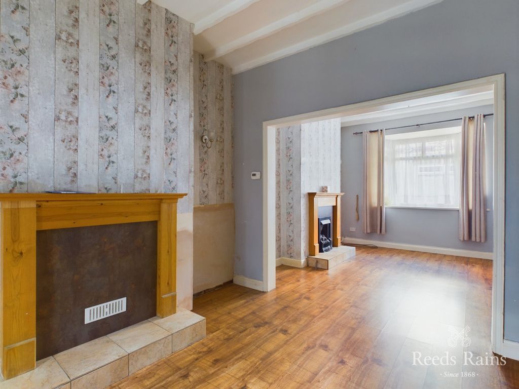 Property photo 2 of 21 Dining Room