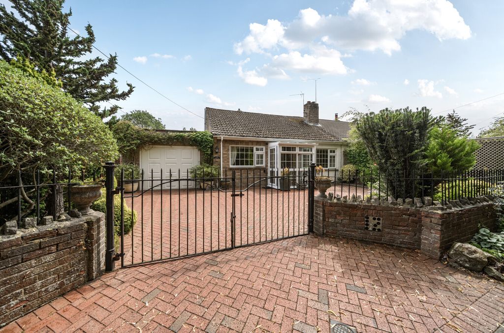 Property photo 1 of 12 132740916889Cb400Edf4
