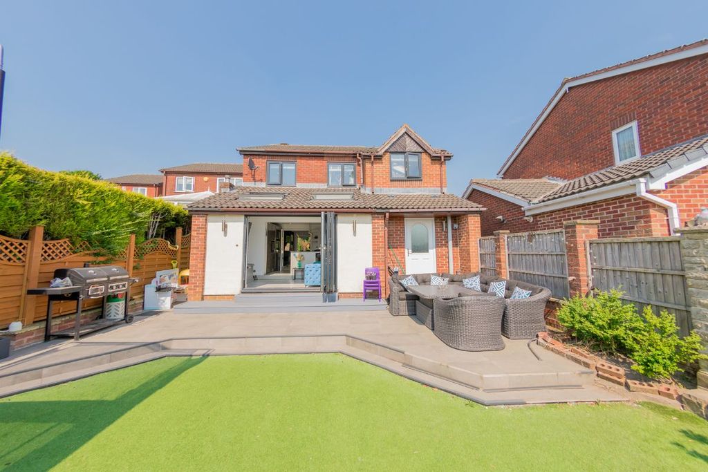 Property photo 1 of 31