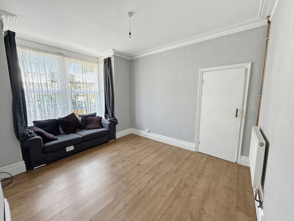 Property photo 3 of 23