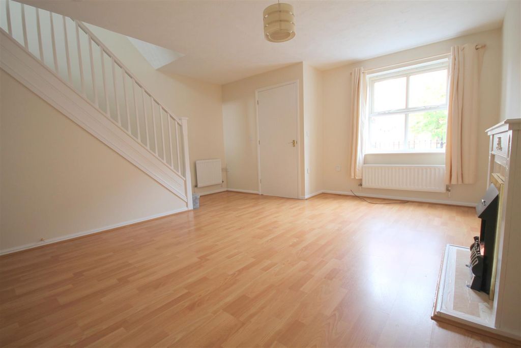 Property photo 2 of 18 Lounge 2.Jpg