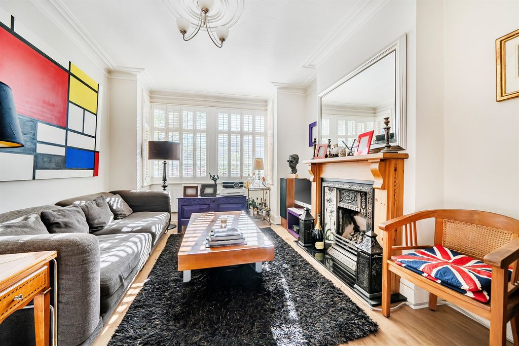 Property photo 3 of 13