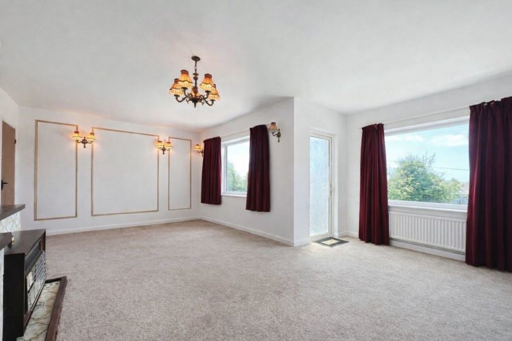 Property photo 3 of 16 Photo3