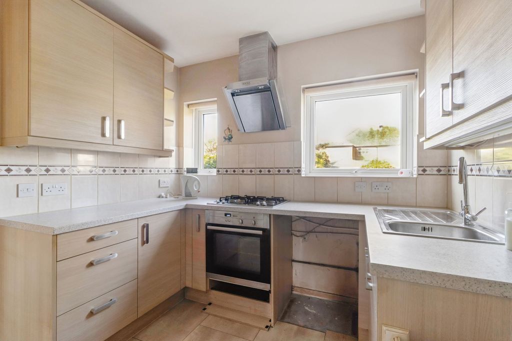 Property photo 2 of 19