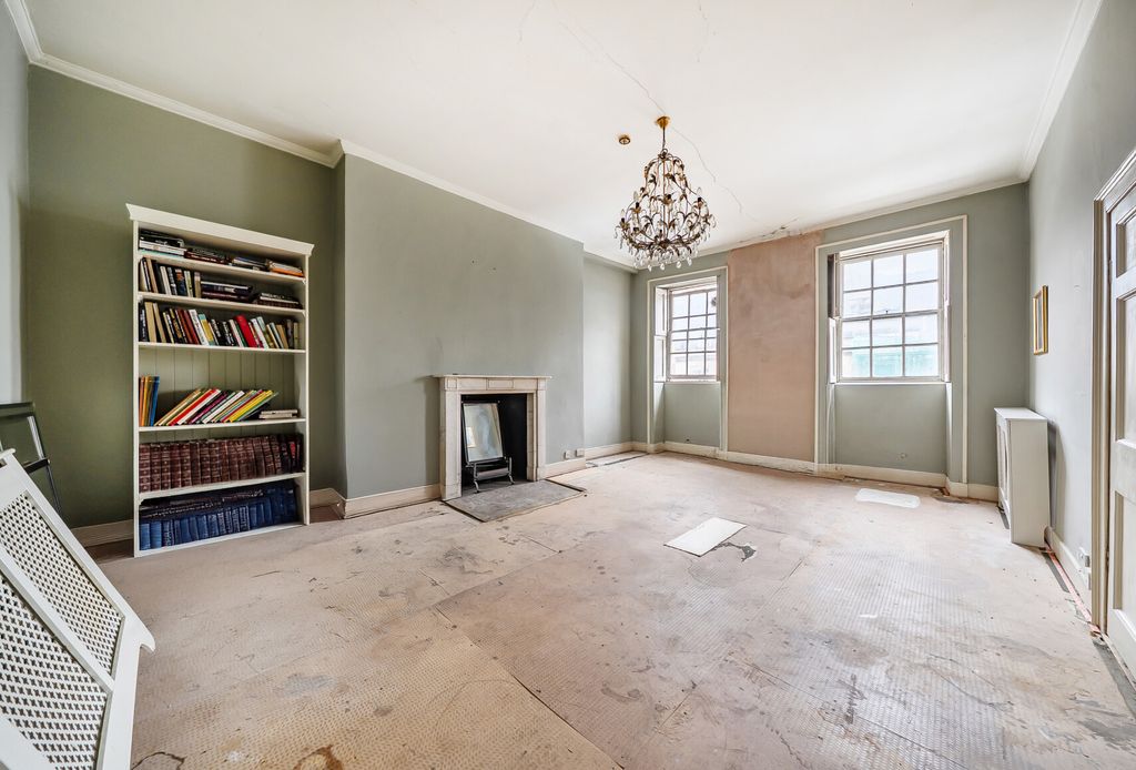 Property photo 2 of 9 Sitting Room