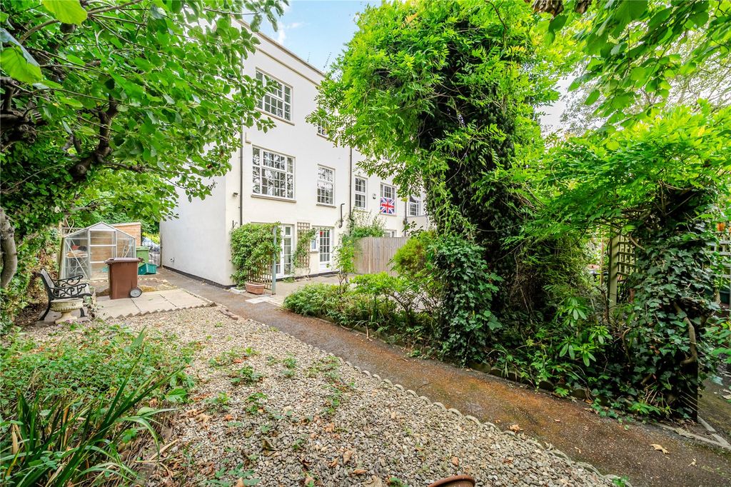 Property photo 2 of 18 Picture No. 01