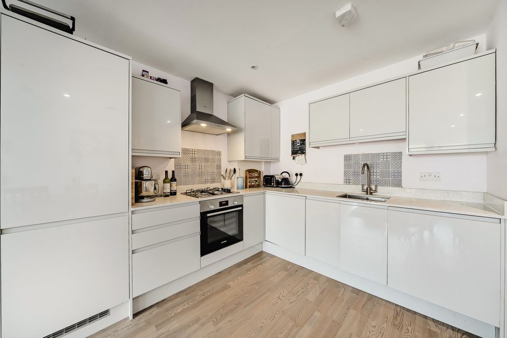 Property photo 2 of 18 1434349-3-69c40E0...