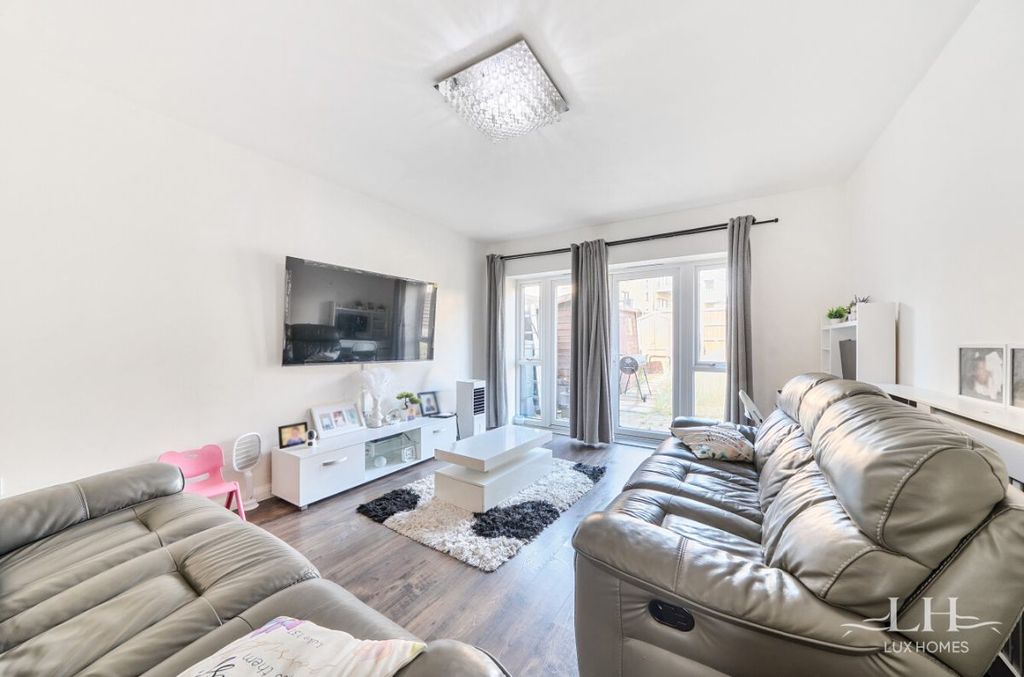 Property photo 2 of 29