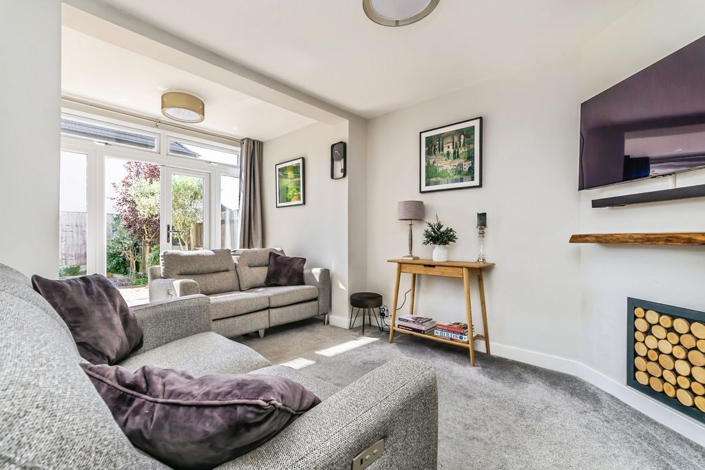 Property photo 2 of 18 Pbox-Img.Jpg