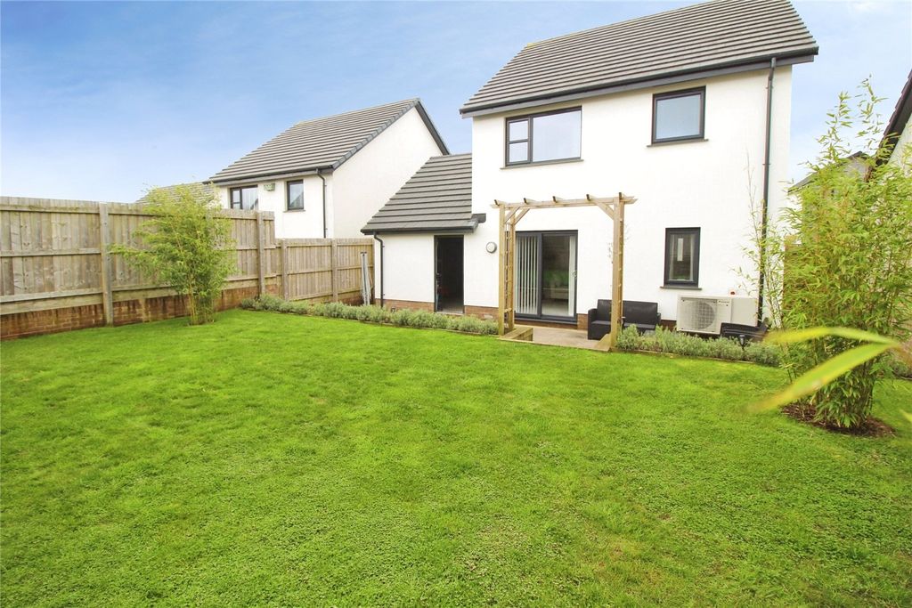 Property photo 2 of 21 Picture No. 13