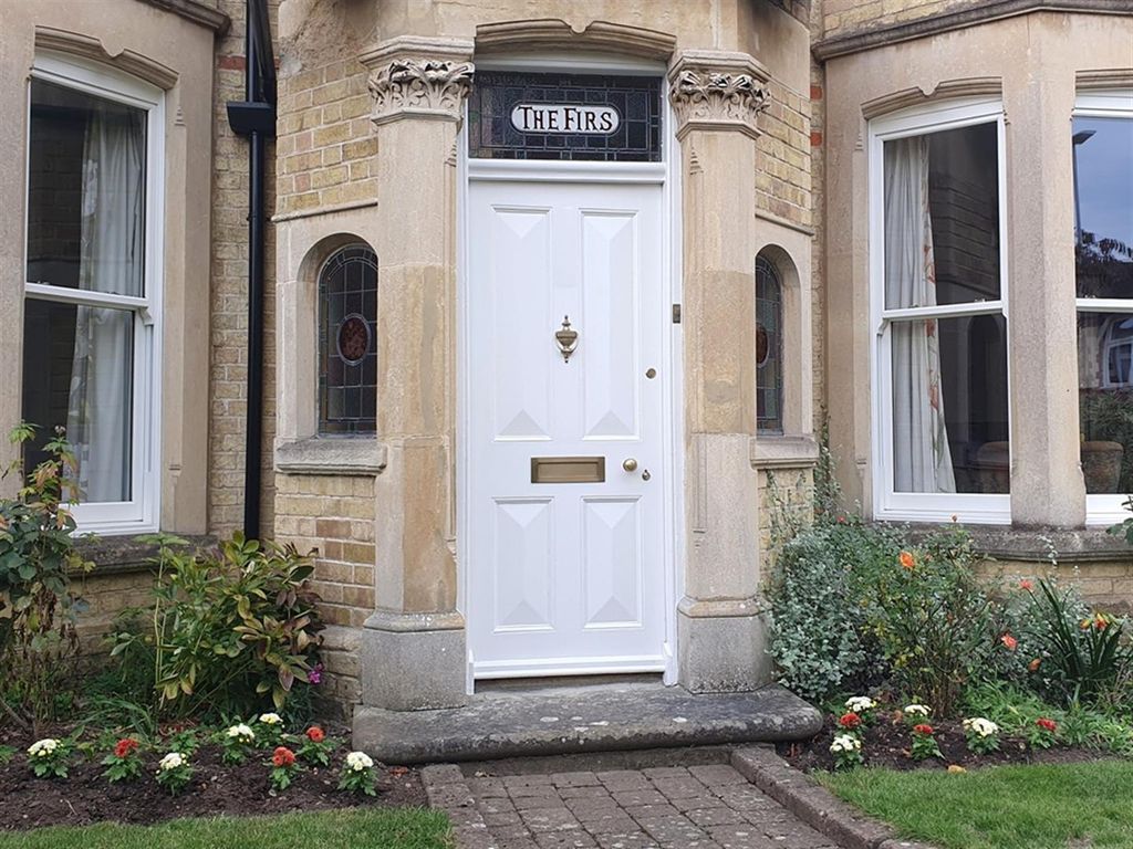 Property photo 2 of 24