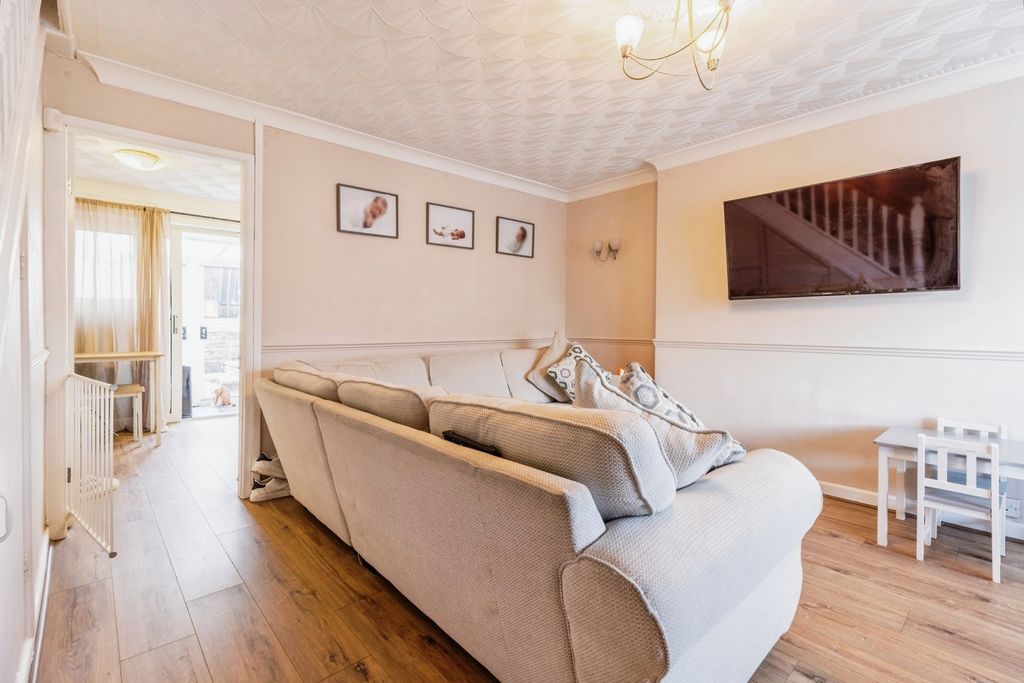 Property photo 3 of 13 Photo