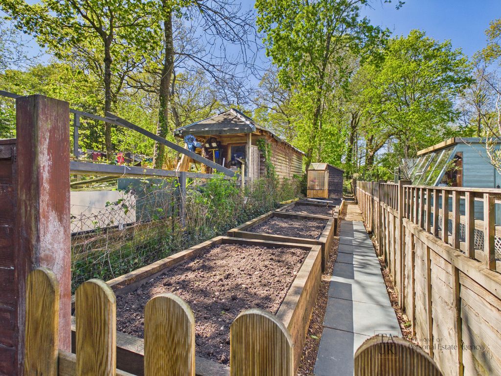 Property photo 3 of 27