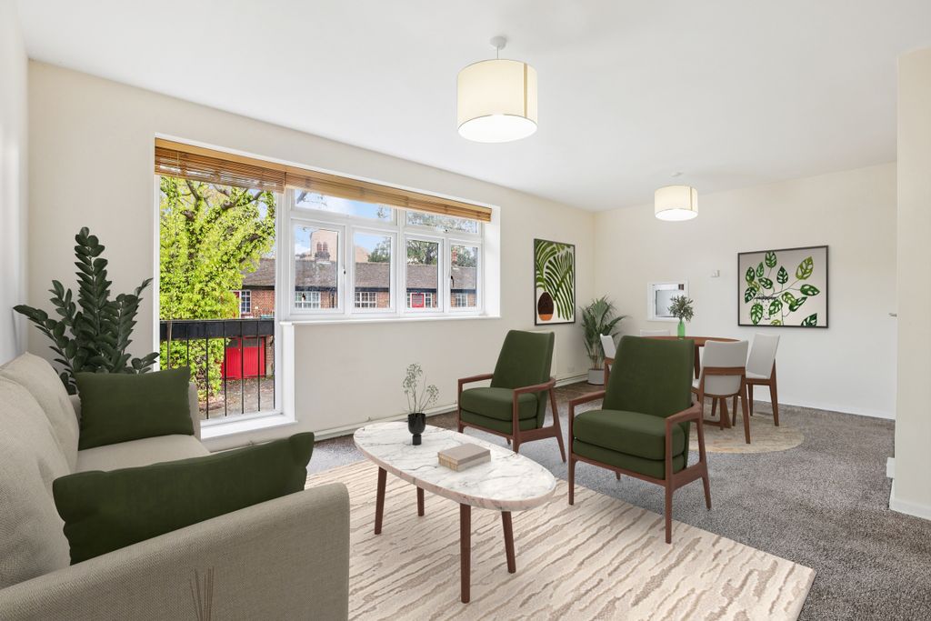 Property photo 3 of 16 Through-Reception