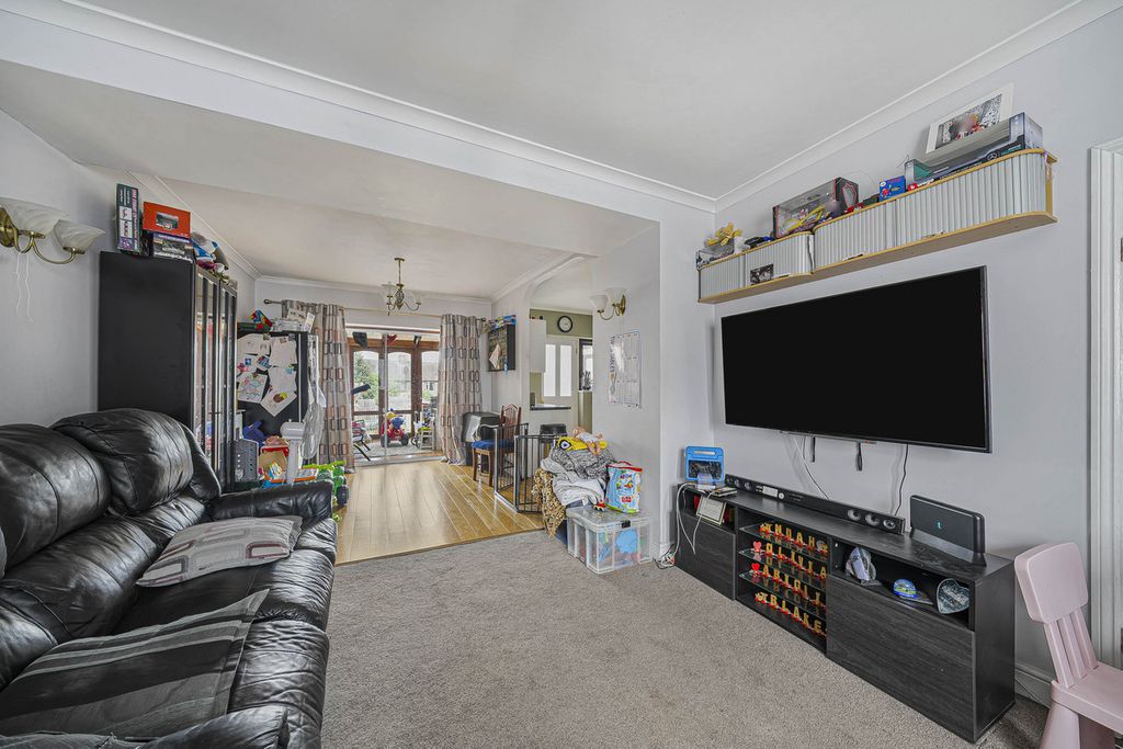Property photo 2 of 22