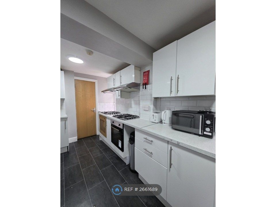 Property photo 3 of 27