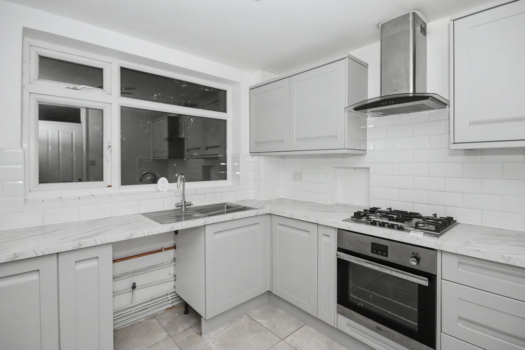 Property photo 2 of 16 19 Alliance Court, Cambridge, Hills Avenue, Cb1 7Xe