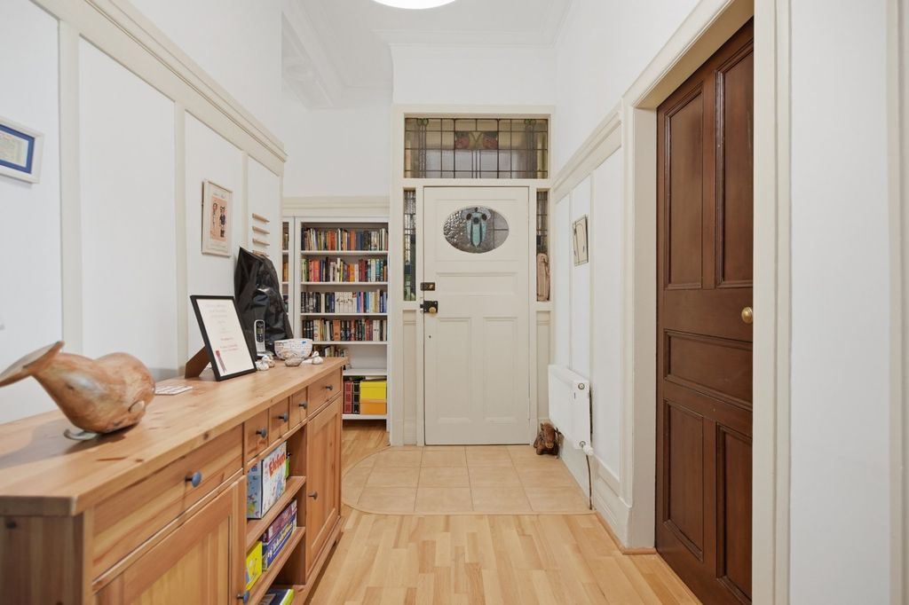 Property photo 3 of 17 Hallway