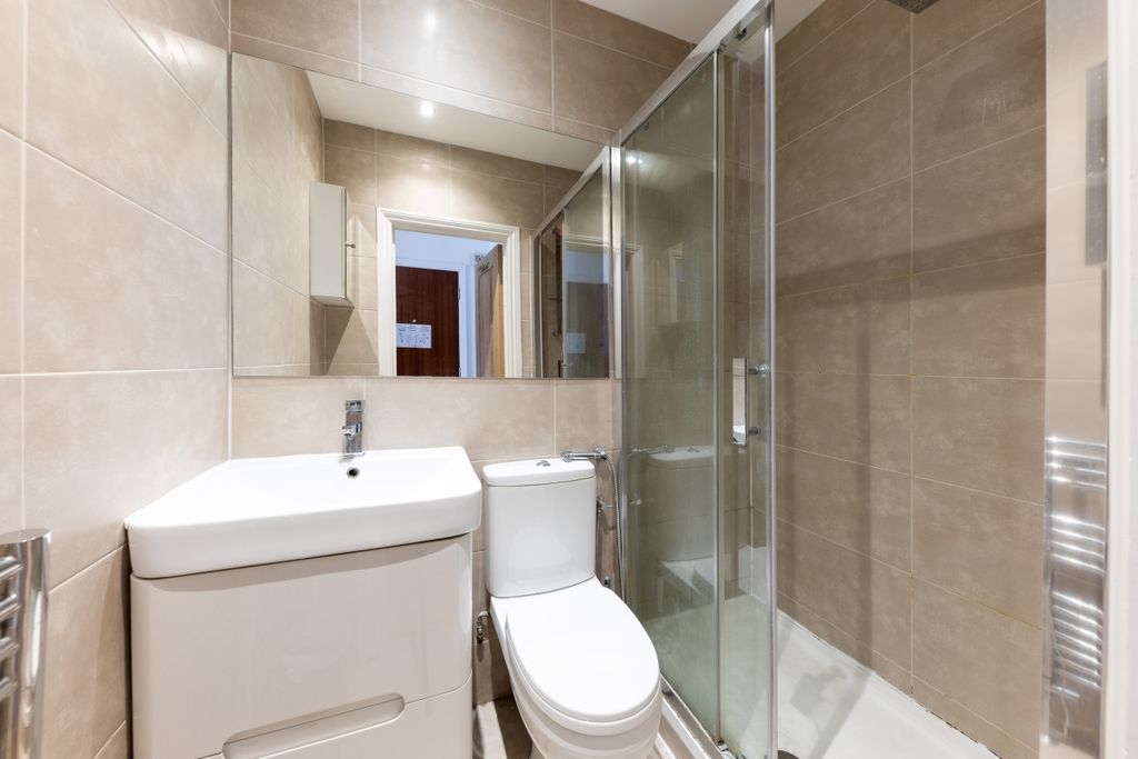 Property photo 3 of 9 Nell Gwynn House ...