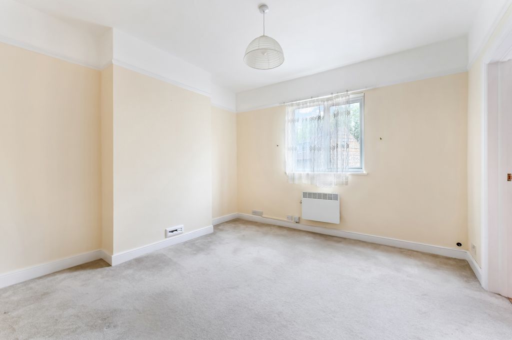 Property photo 2 of 8 Picture No. 14