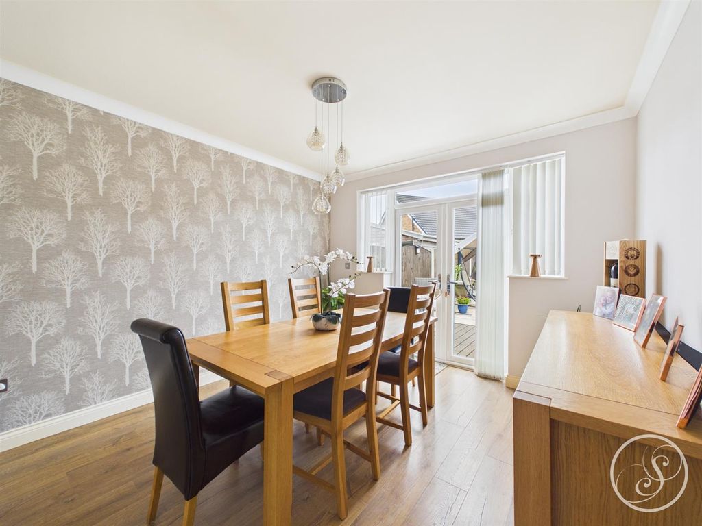 Property photo 3 of 29 Dining Room/Bedroom