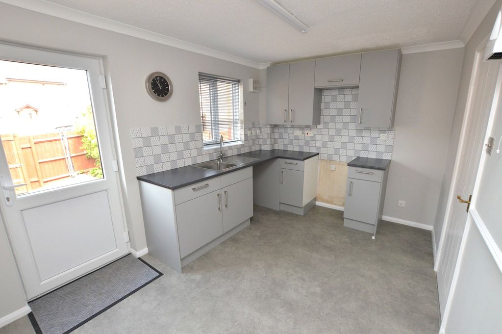 Property photo 3 of 10 Kitchen Diner