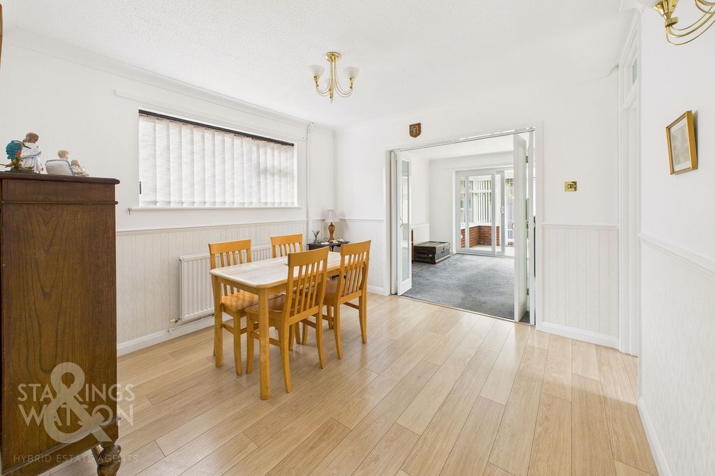 Property photo 3 of 24
