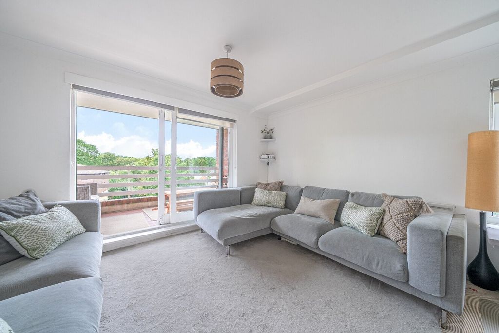 Property photo 2 of 15 Picture No. 05