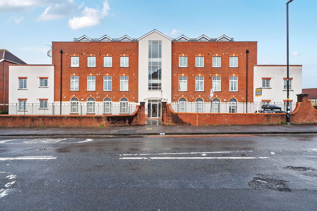 Property photo 1 of 12