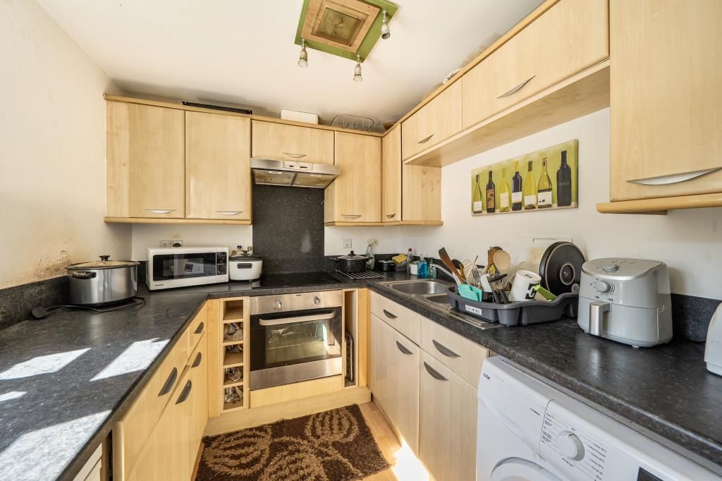 Property photo 2 of 20 Kitchen