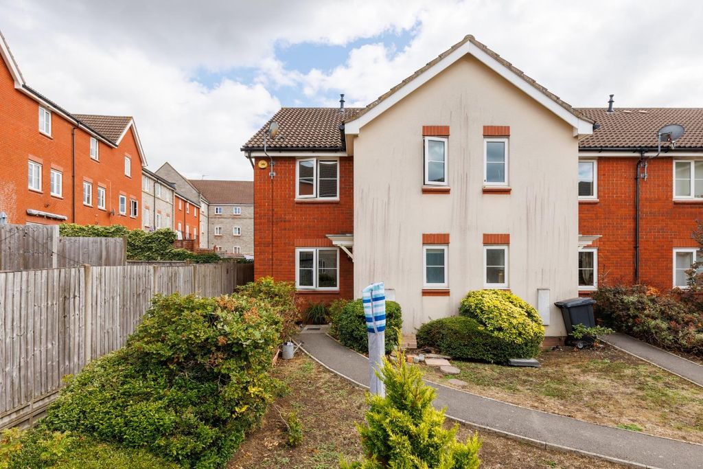 Property photo 2 of 17 30 Mallard Close-19.Jpg
