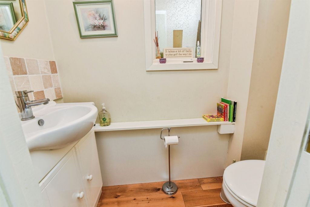 Property photo 3 of 23