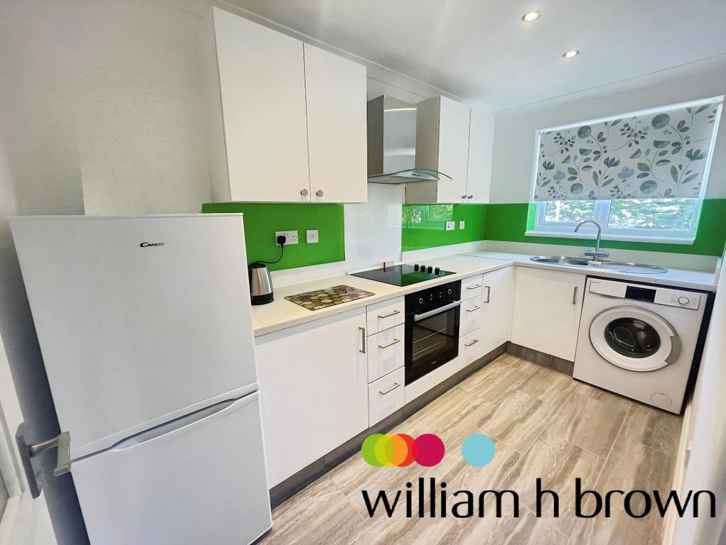 Property photo 2 of 5 Kitchen